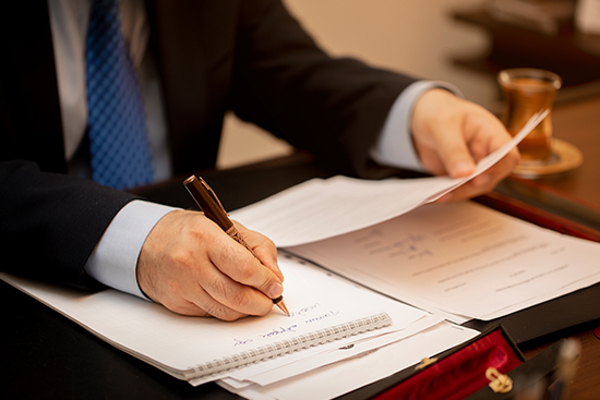 When Should You Hire a Mobile Notary for Important Documents? 