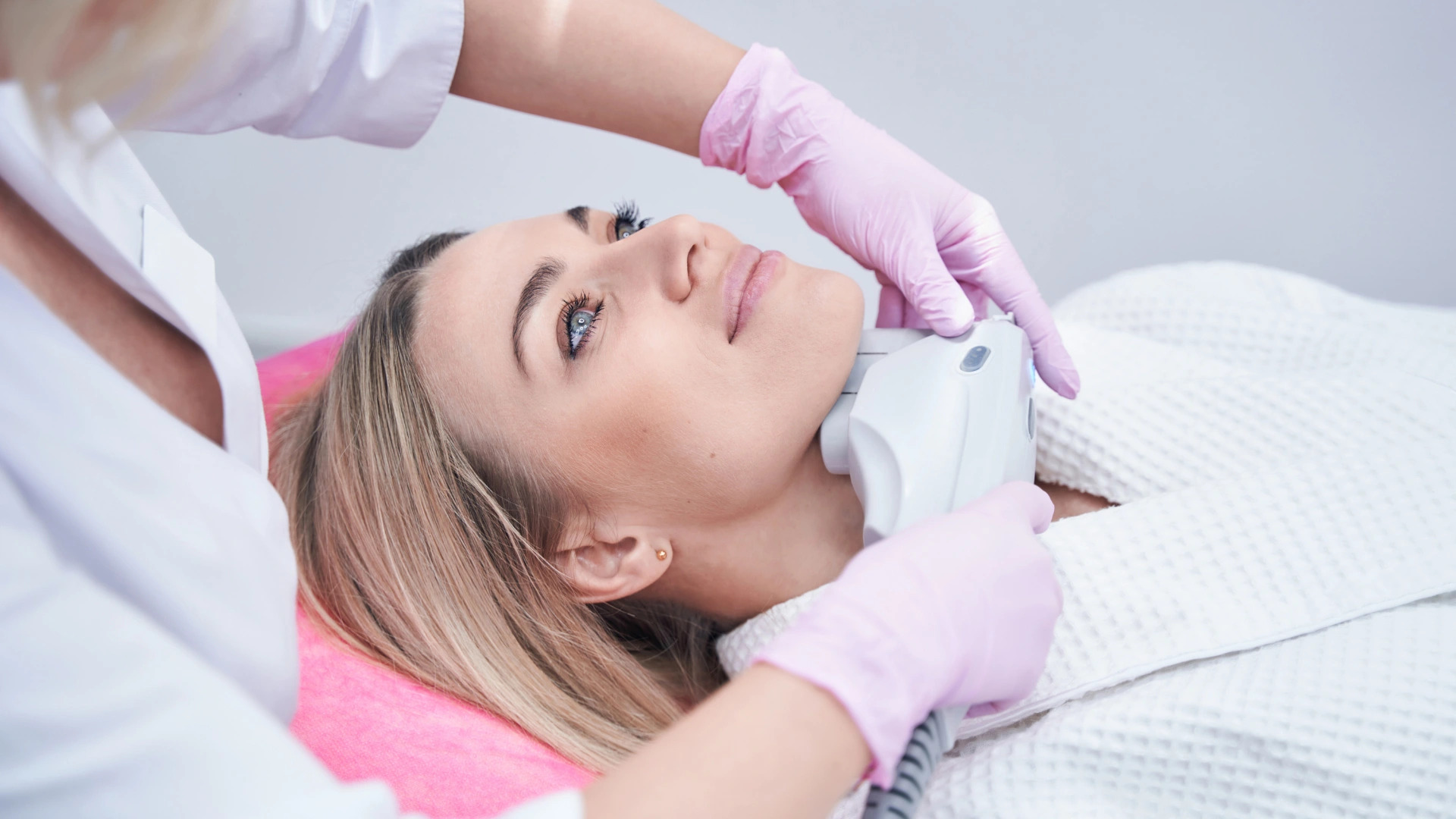 Skin Tightening in Dubai – What Laxity Type You Have Changes Everything