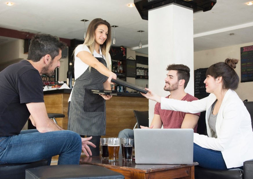 How Restaurant Purchasing Groups Help Independent Restaurants Compete With Chains